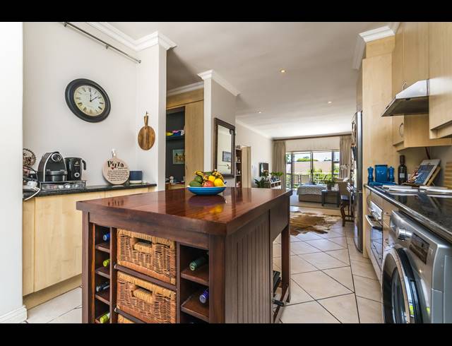 2 BEDROOM APARTMENT TO LET IN CRAIGHALL